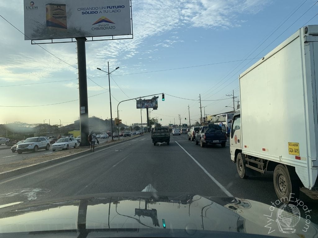 driving in ecuador